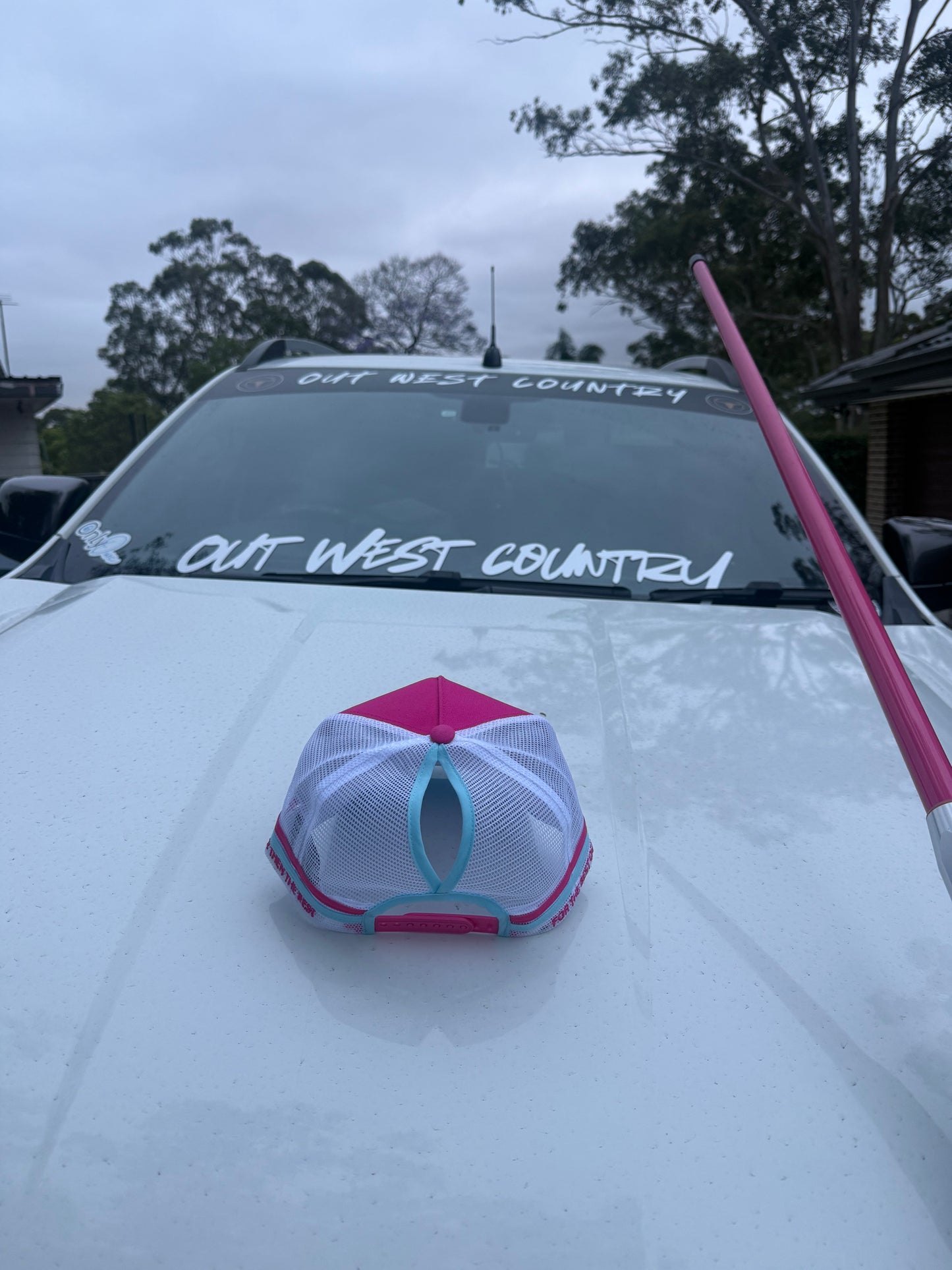 TRUCKER CAP (Pink pony)